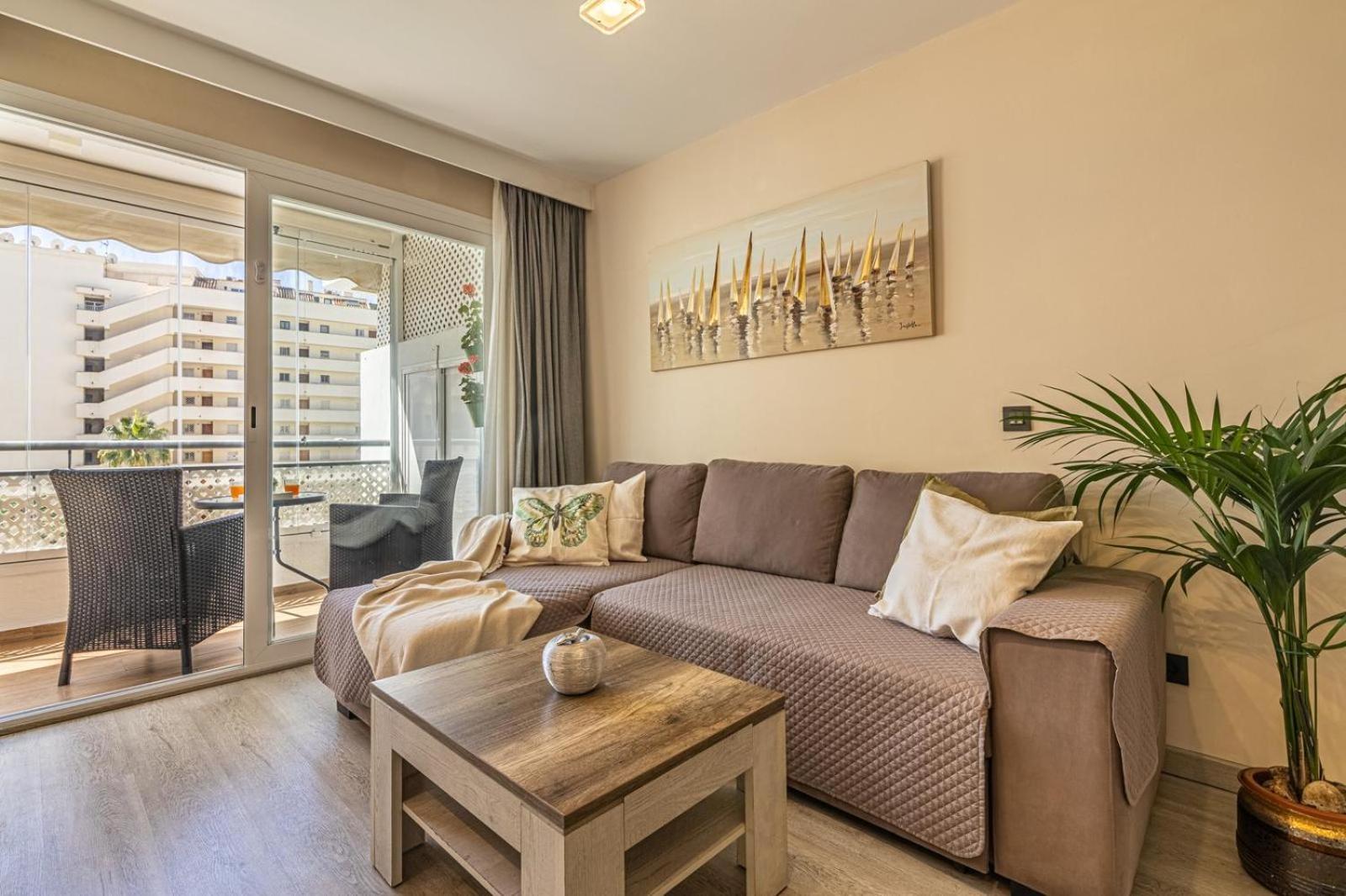 City Center Apartment In มาร์เบยา ภายนอก รูปภาพ